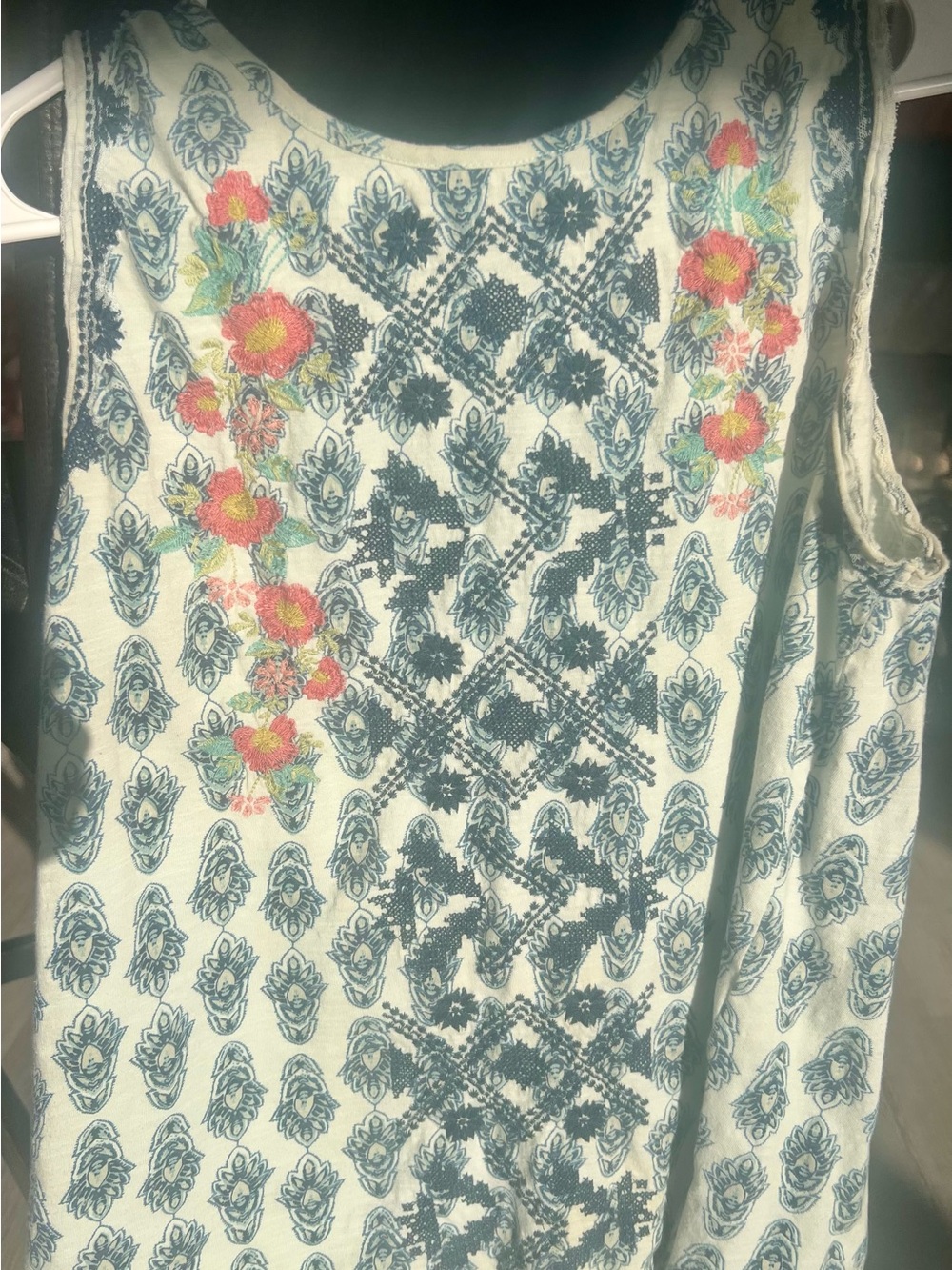 Sundance Embroidered and Printed Sleeveless Tank Top in Blue & White Size Large